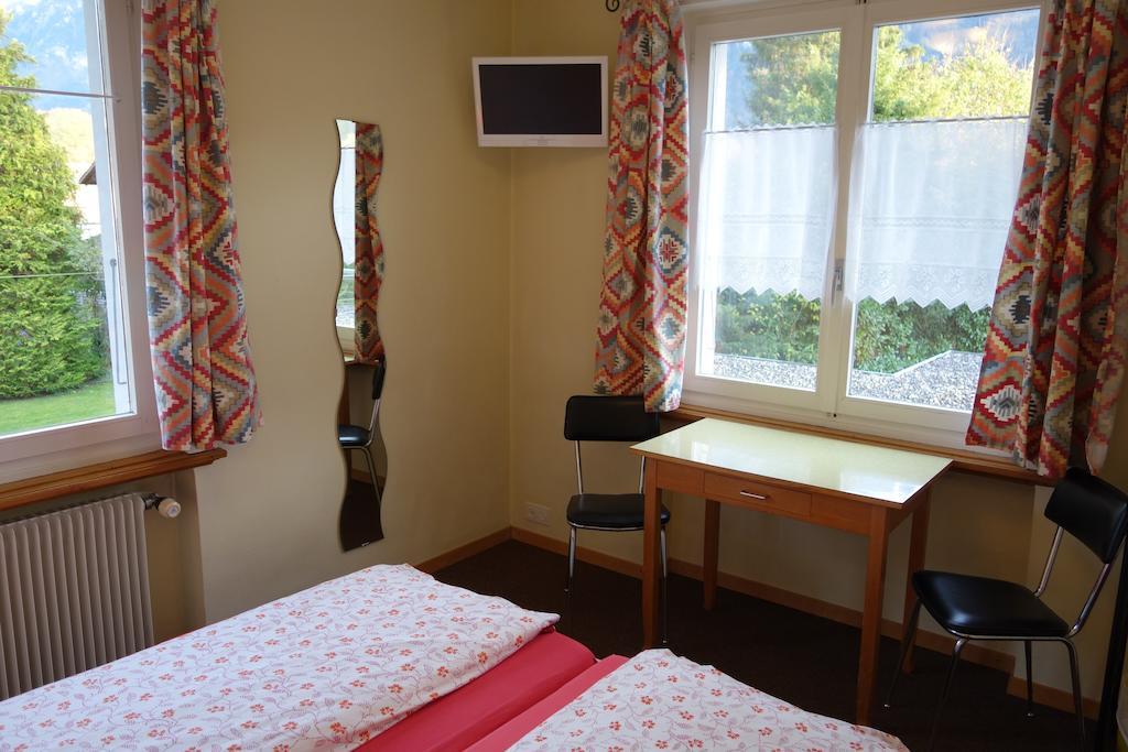 Arnolds Bed & Breakfast Interlaken Room photo